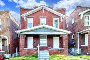 featured image of 3953 Tholozan Ave