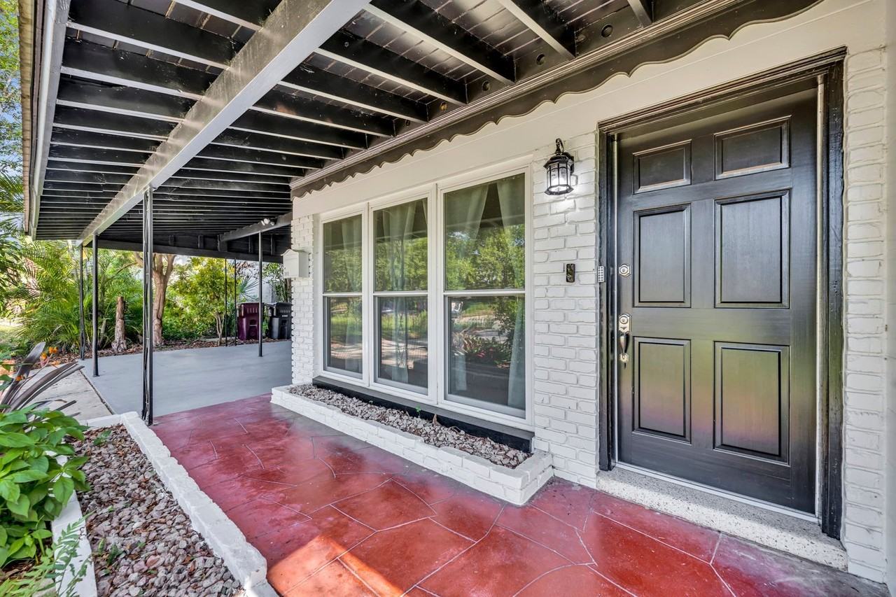 3615 Pelican Ln - Photo 3 of 32