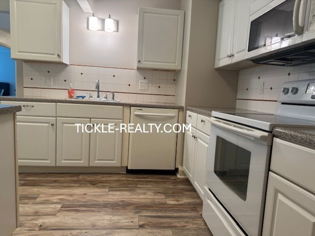 23-2 Great Wood Ct - Photo 4 of 19