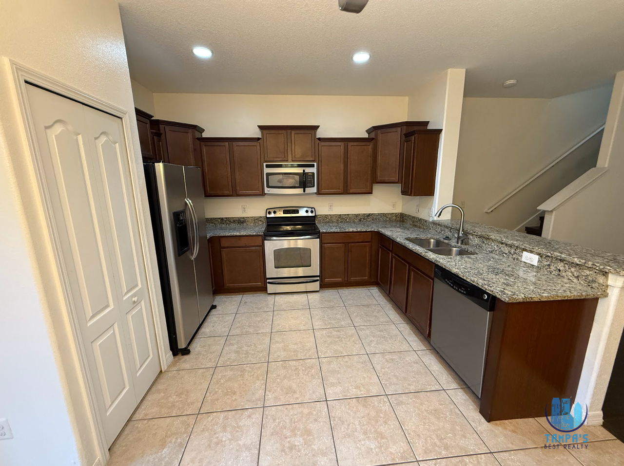 2807 Lantern Hill Ave - Photo 4 of 21