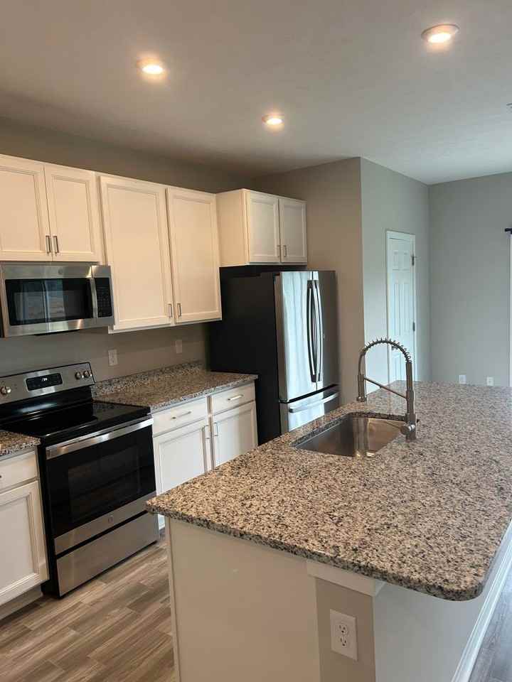 115 Wildflower Ct - Photo 3 of 24