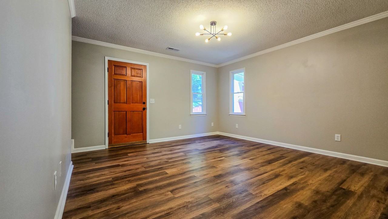 3133 Russell Way Ln - Photo 3 of 12