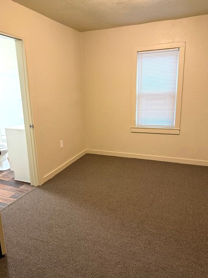 74 Dickey St - Photo 3 of 18