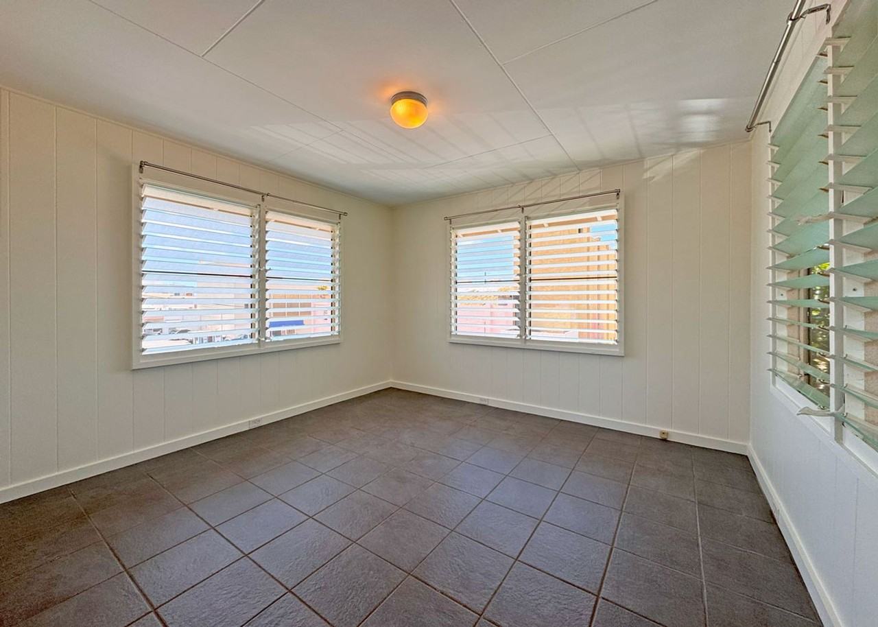 1220 Center St #B - Photo 2 of 23