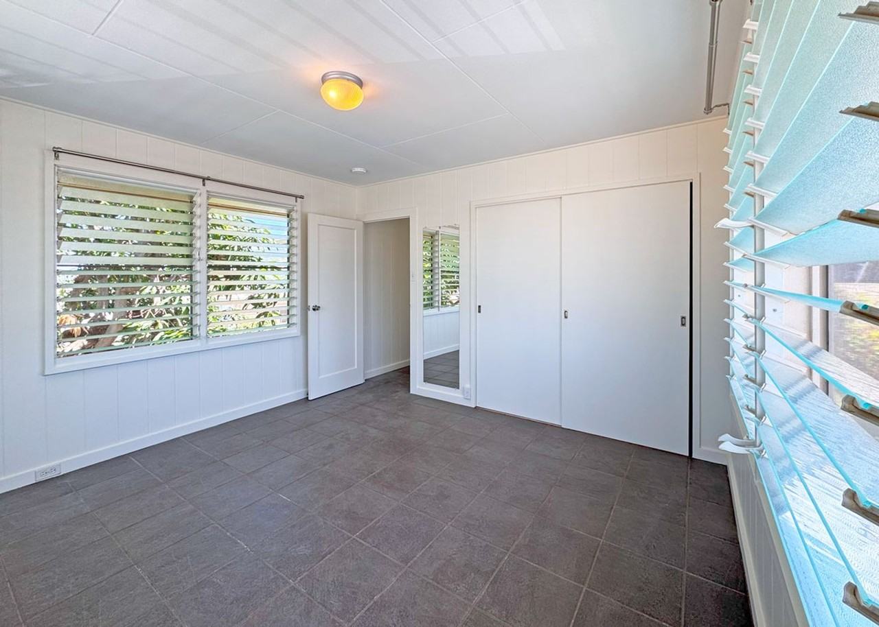 1220 Center St #B - Photo 3 of 23