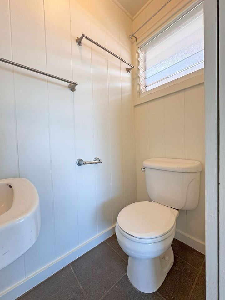 1220 Center St #B - Photo 7 of 21