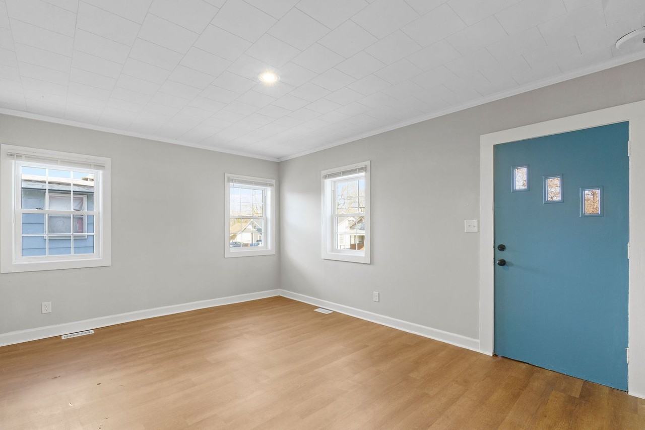 1111 Queen Ann St - Photo 6 of 21