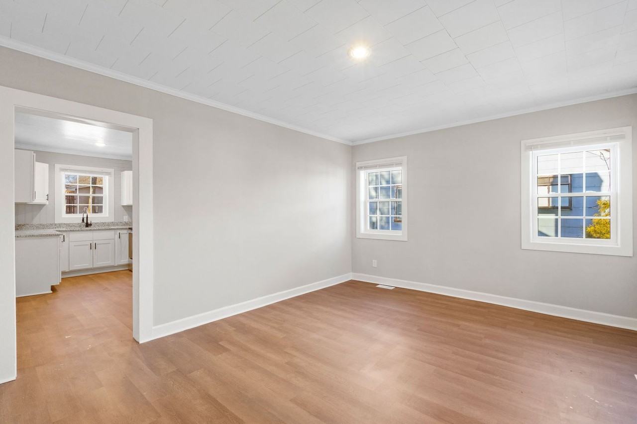1111 Queen Ann St - Photo 7 of 21