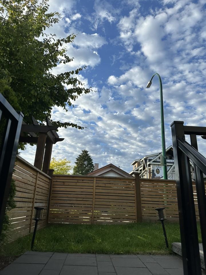 2560 Dundas Street - Photo 2 of 16