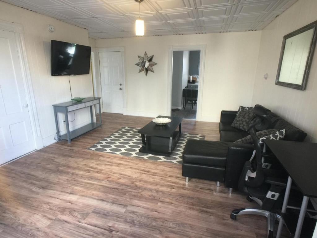 282 Summer St - Photo 2 of 13