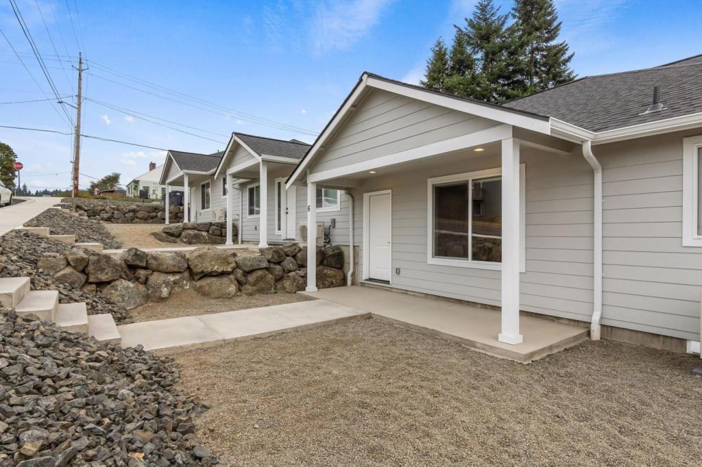 303 East Broadway Avenue - Photo 2 of 10