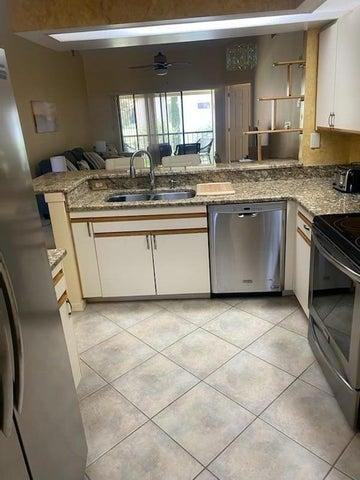 1041 Country Club Dr - Photo 6 of 14