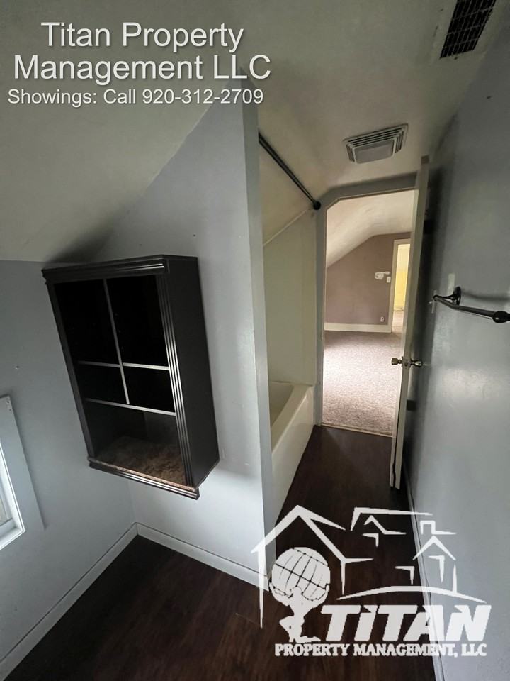 401 1/2 Spaulding Ave - Photo 2 of 7