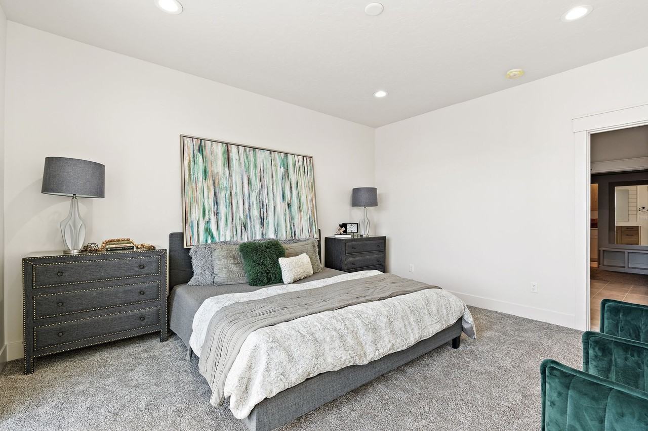 2450 W Iron Coop St #1 - Photo 2 of 37