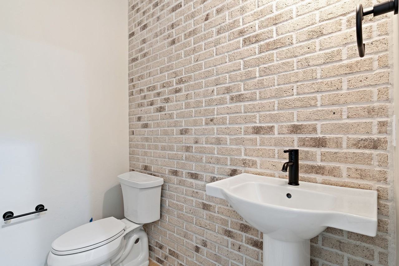 2450 W Iron Coop St #1 - Photo 4 of 37