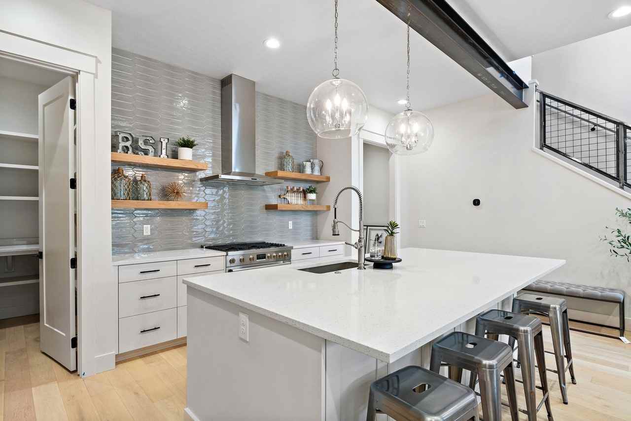 2450 W Iron Coop St #1 - Photo 3 of 37