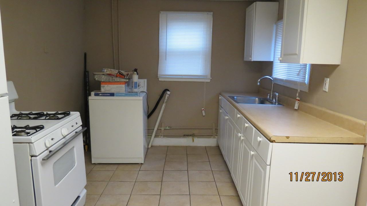 204 Washington St - Photo 2 of 10