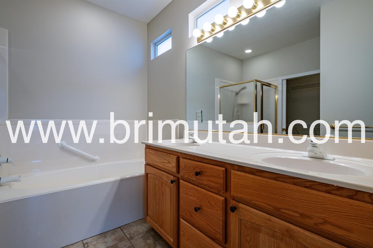 602 E Land Rush Dr - Photo 4 of 27