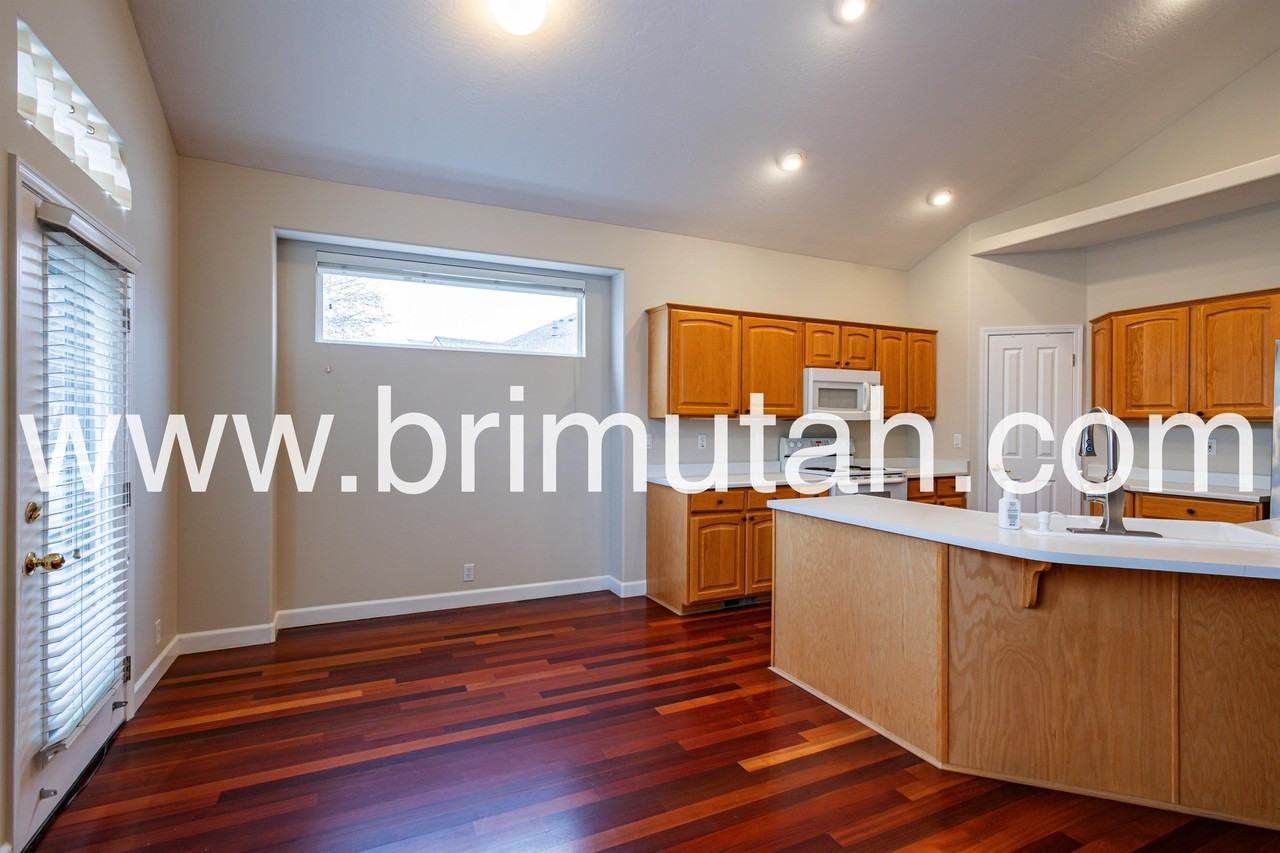 602 E Land Rush Dr - Photo 2 of 27