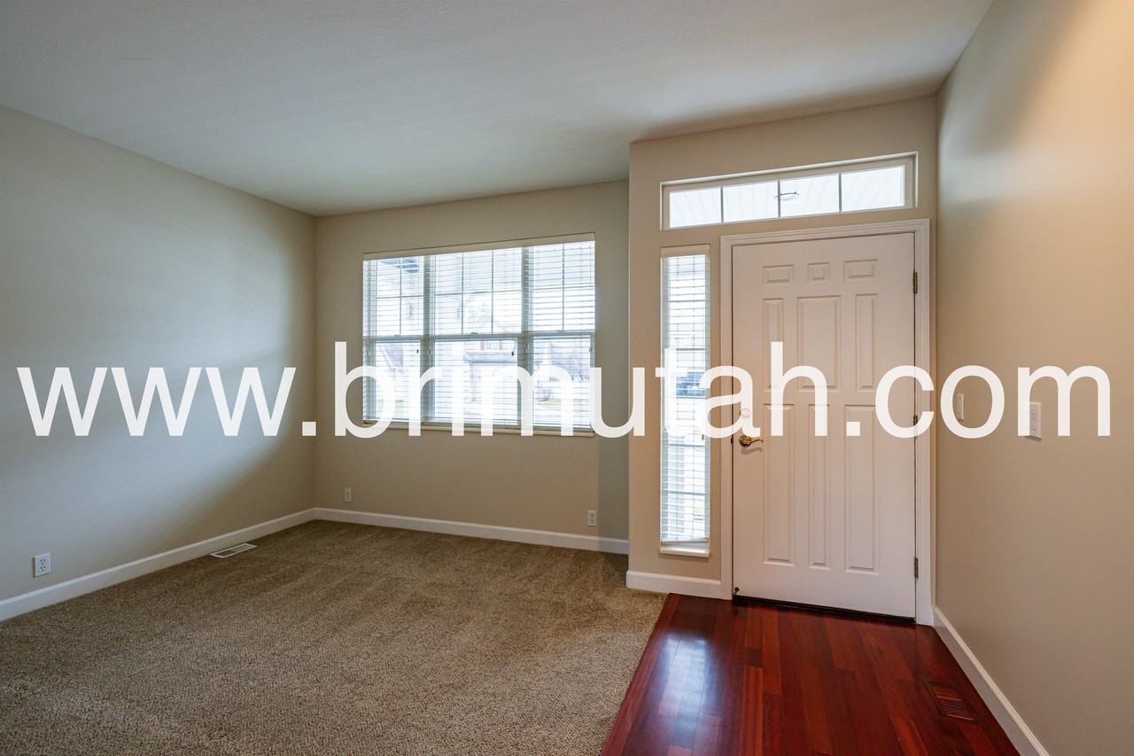 602 E Land Rush Dr - Photo 3 of 27