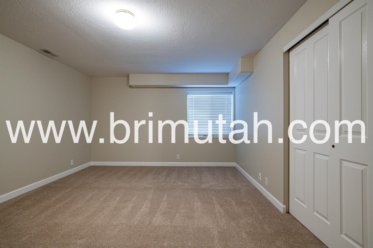 602 E Land Rush Dr - Photo 3 of 27