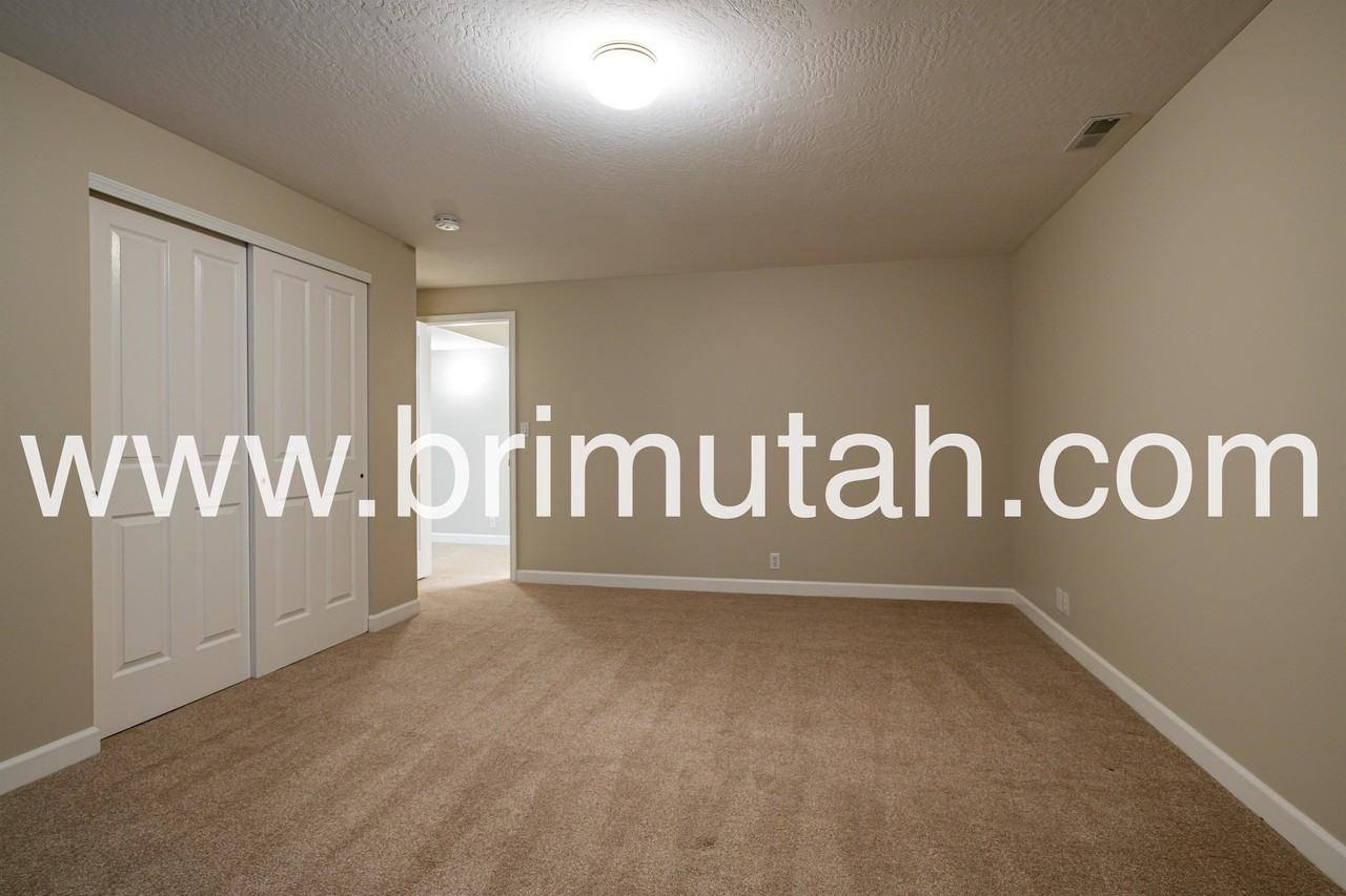 602 E Land Rush Dr - Photo 3 of 27