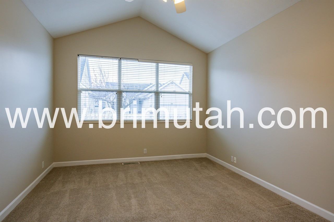 602 E Land Rush Dr - Photo 5 of 27