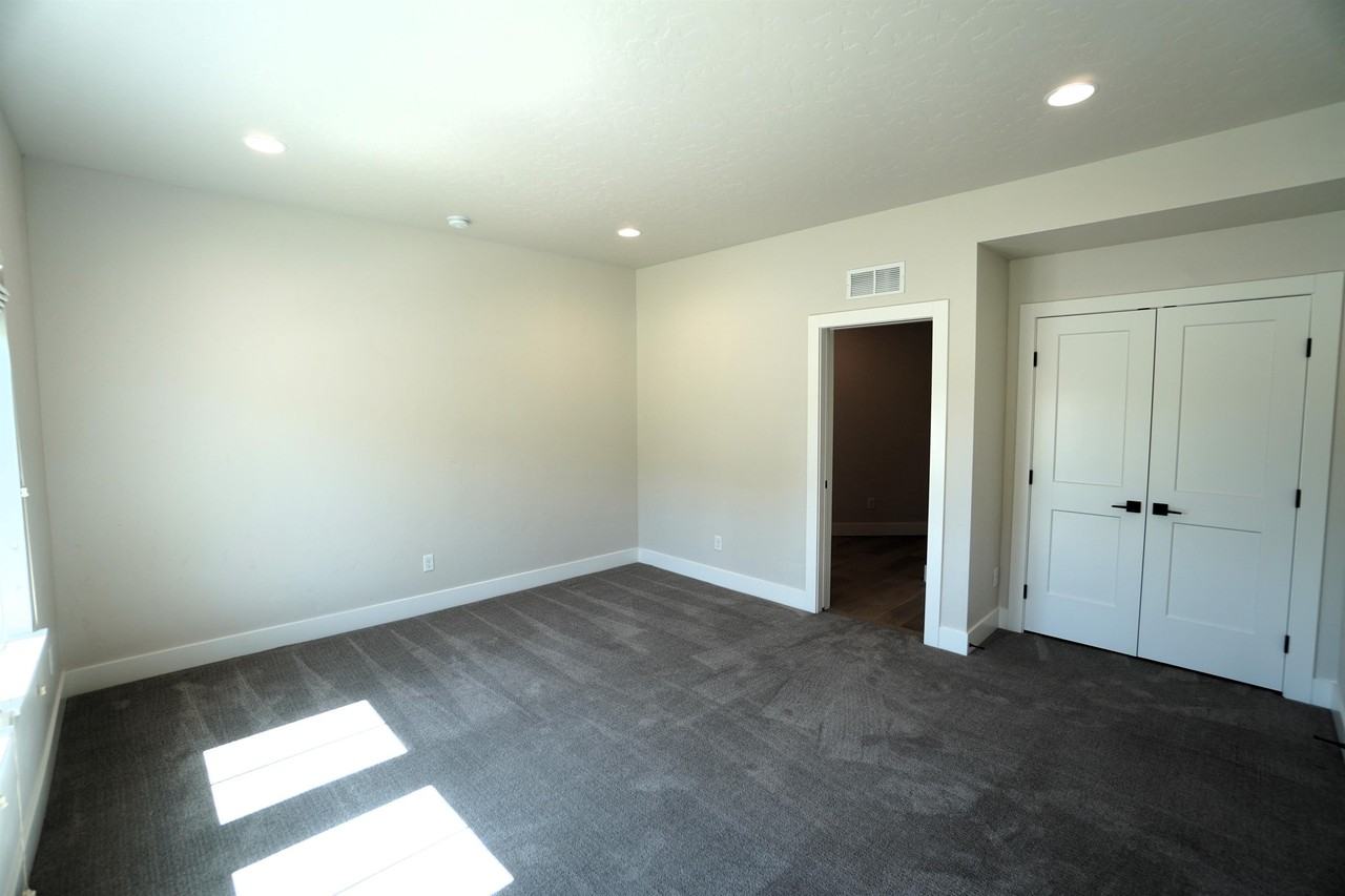 3045 S Honeycomb Way - Photo 7 of 41