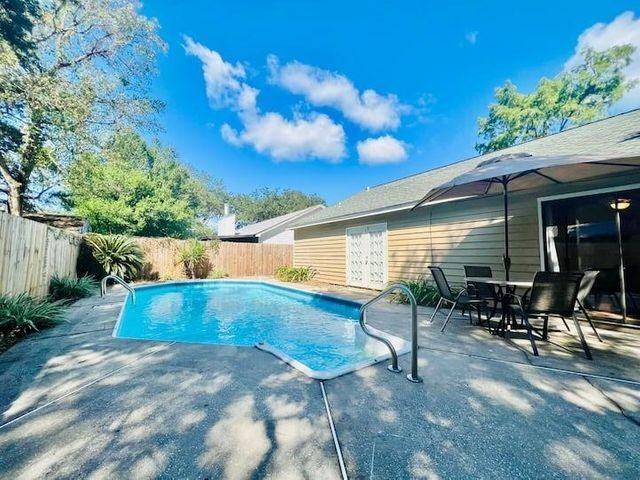 289 Honeysuckle Way - Photo 2 of 44