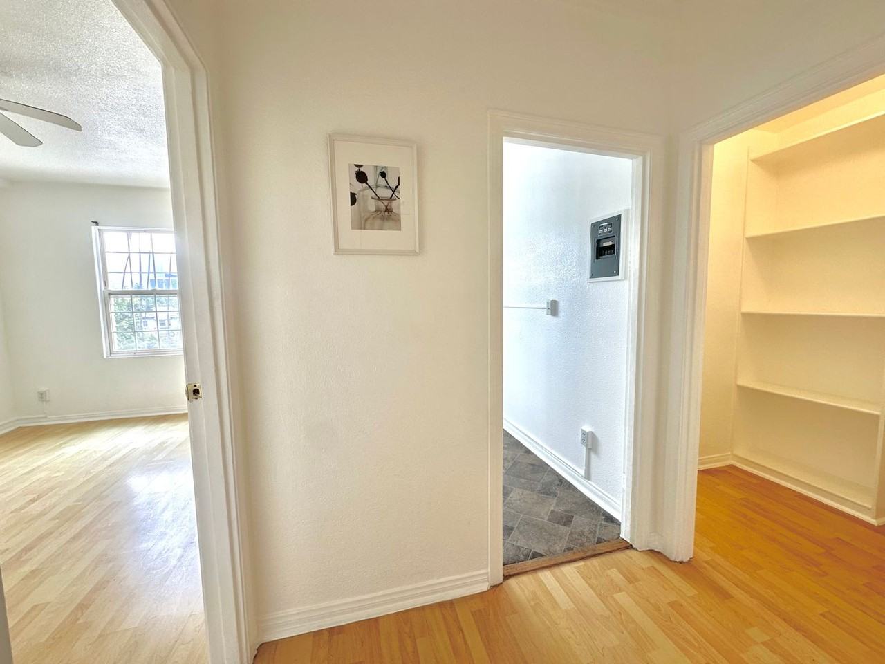 2121 W. 11th Street - Photo 7 of 51