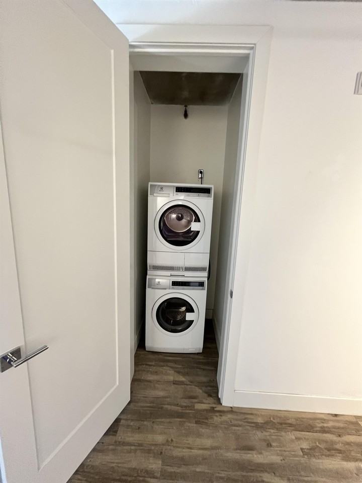 200 S Center St #203 - Photo 3 of 19