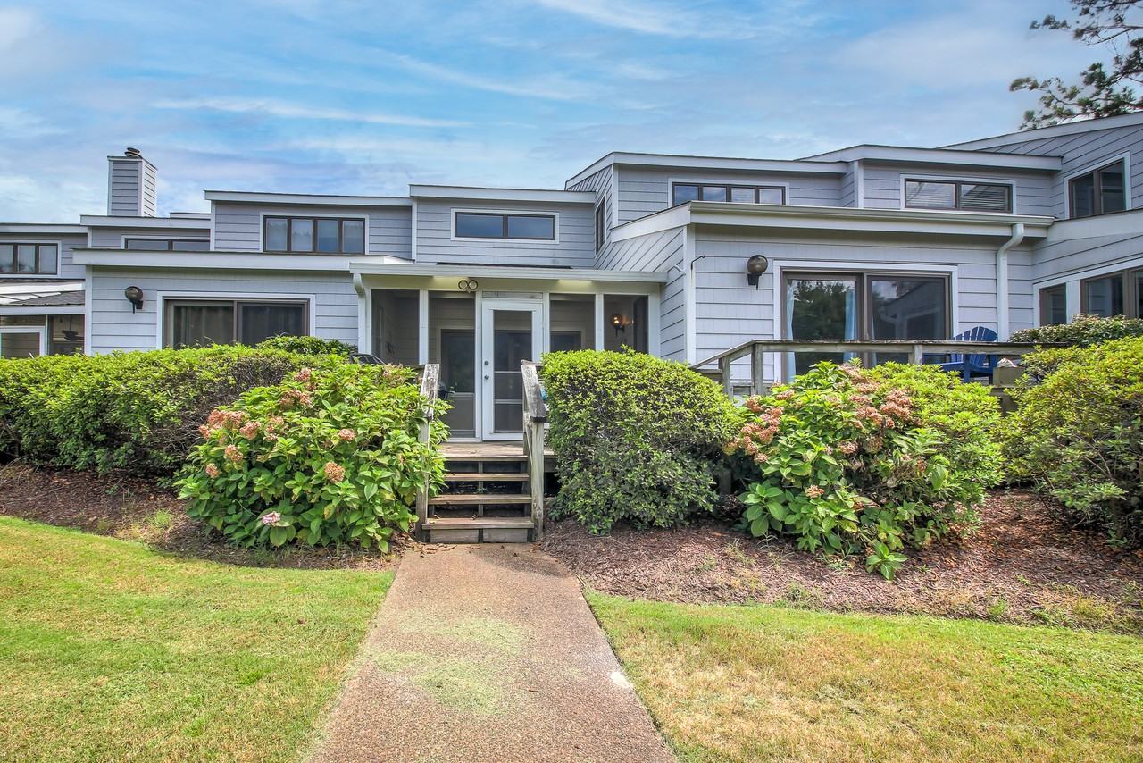 590 Westport Dr #J4 - Photo 2 of 50