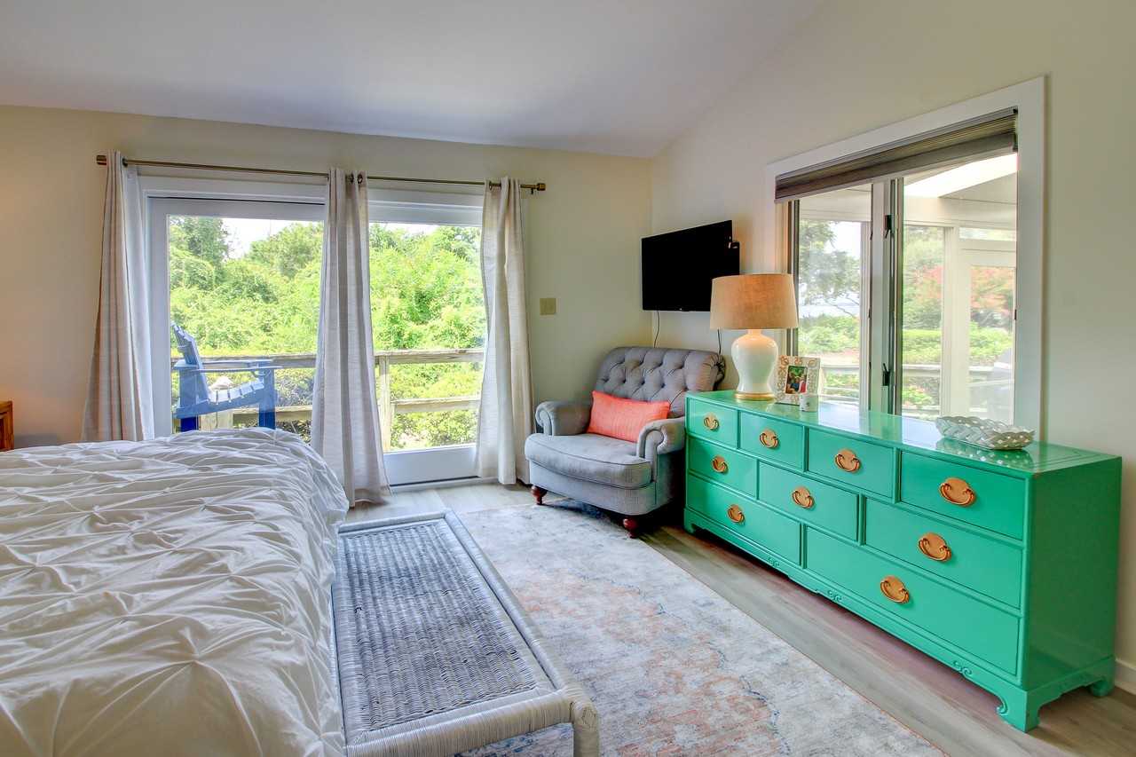 590 Westport Dr #J4 - Photo 6 of 50