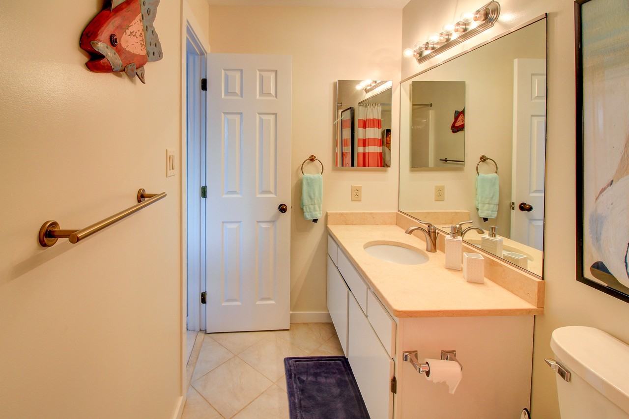 590 Westport Dr #J4 - Photo 3 of 50