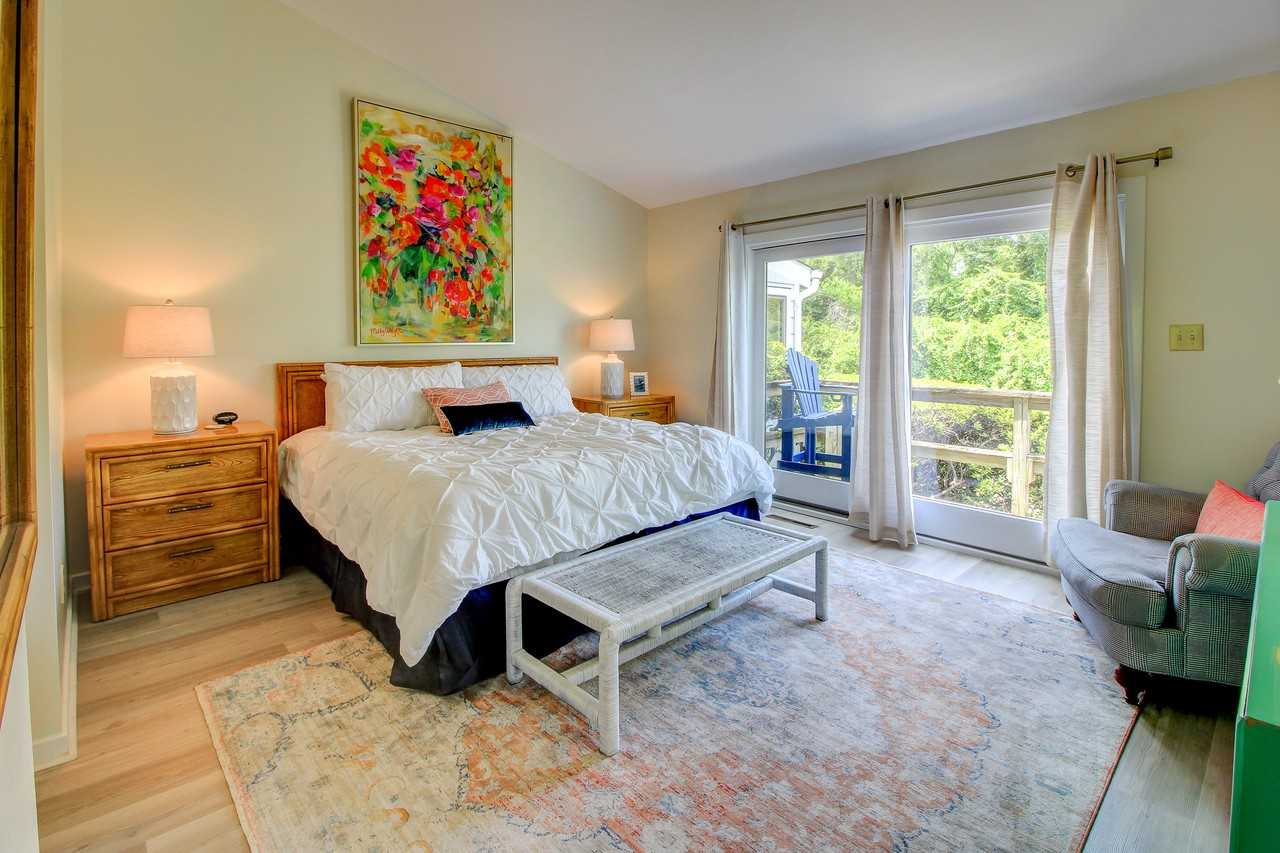 590 Westport Dr #J4 - Photo 5 of 50