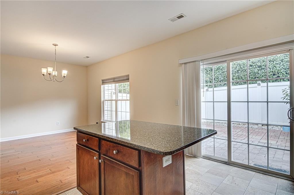 3970 Fountain Village Ln - Photo 2 of 11