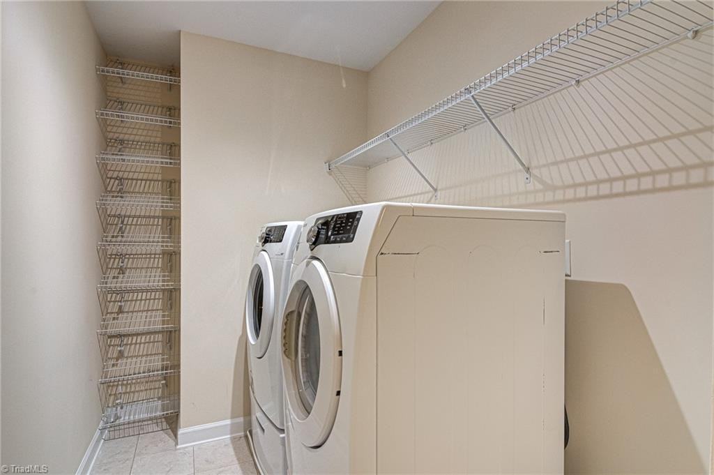 3970 Fountain Village Ln - Photo 6 of 11