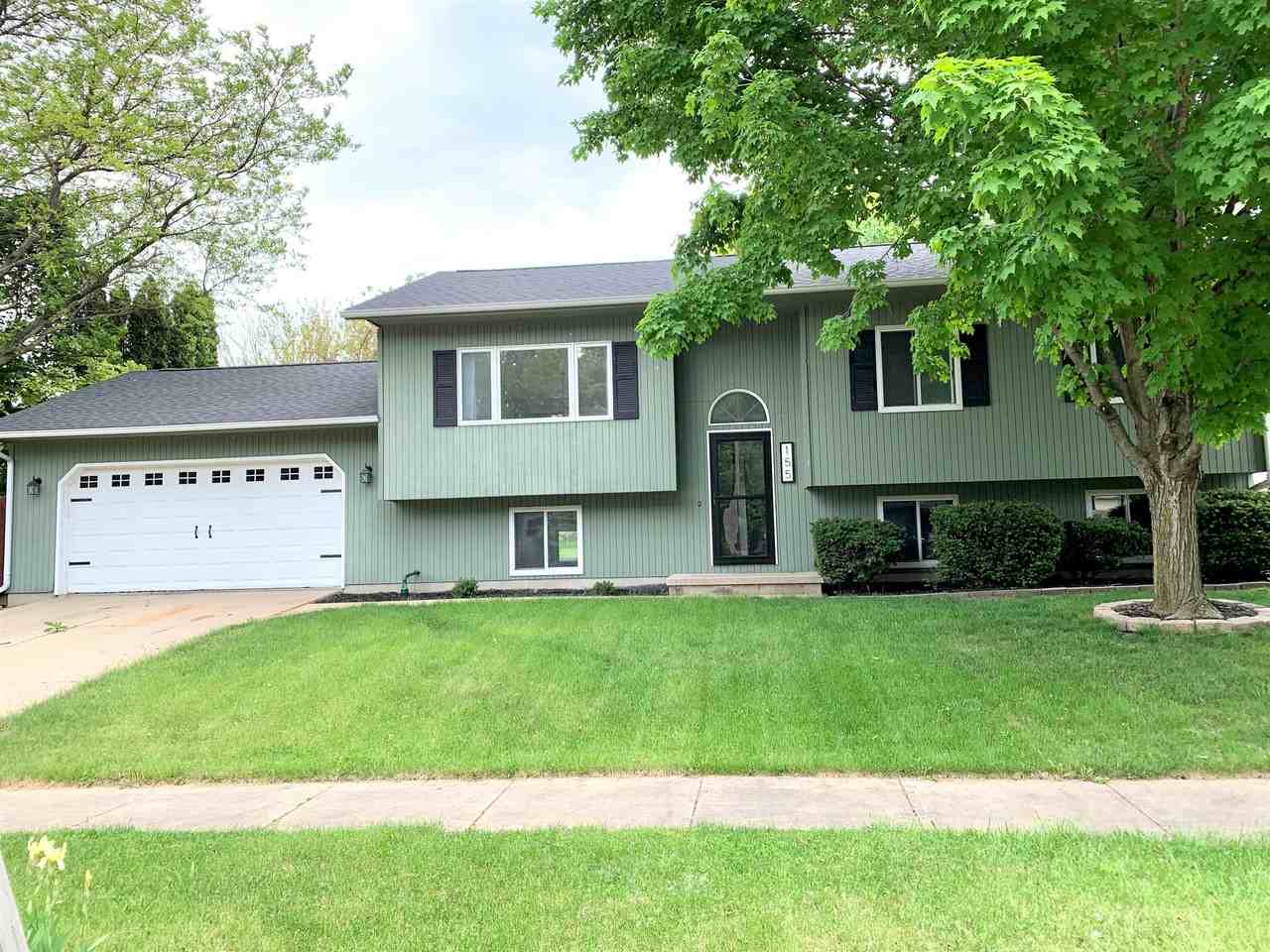 155 Bayberry Ln - Photo 2 of 18