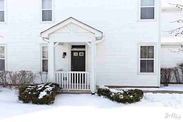 2812 Falling Waters Dr - Photo 2 of 22