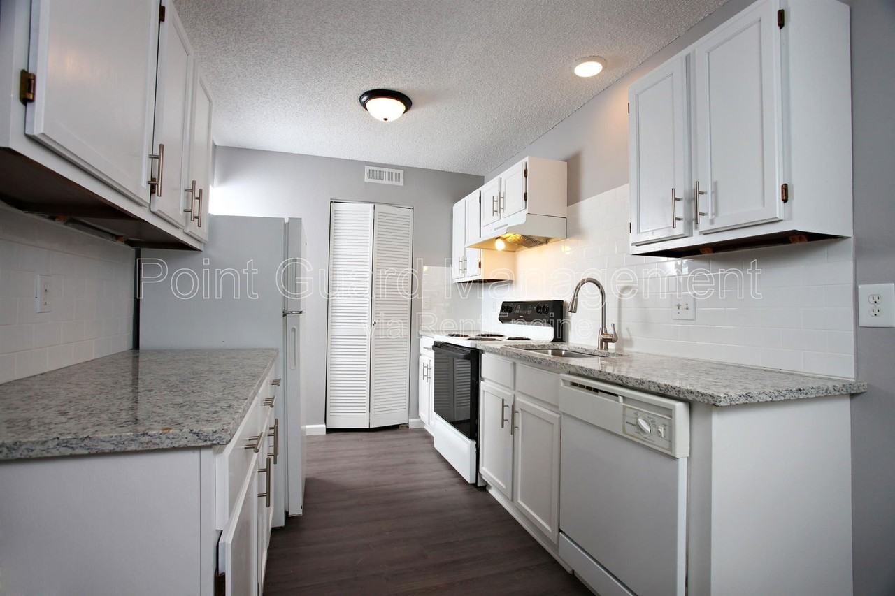1717 N Vassar Ave #308