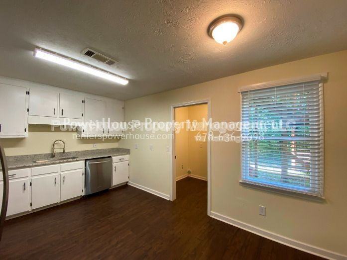 1981 Patterson Cir - Photo 2 of 18