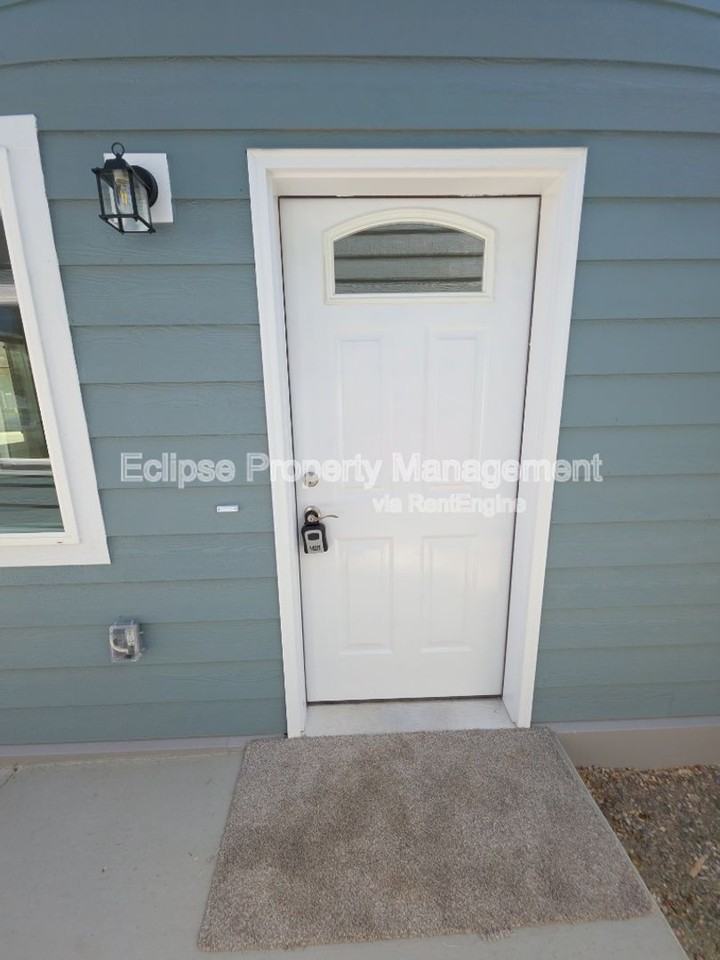 2839 Elm Ave #E - Photo 3 of 19