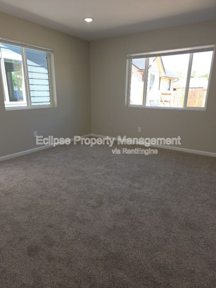 2839 Elm Ave #E - Photo 5 of 19