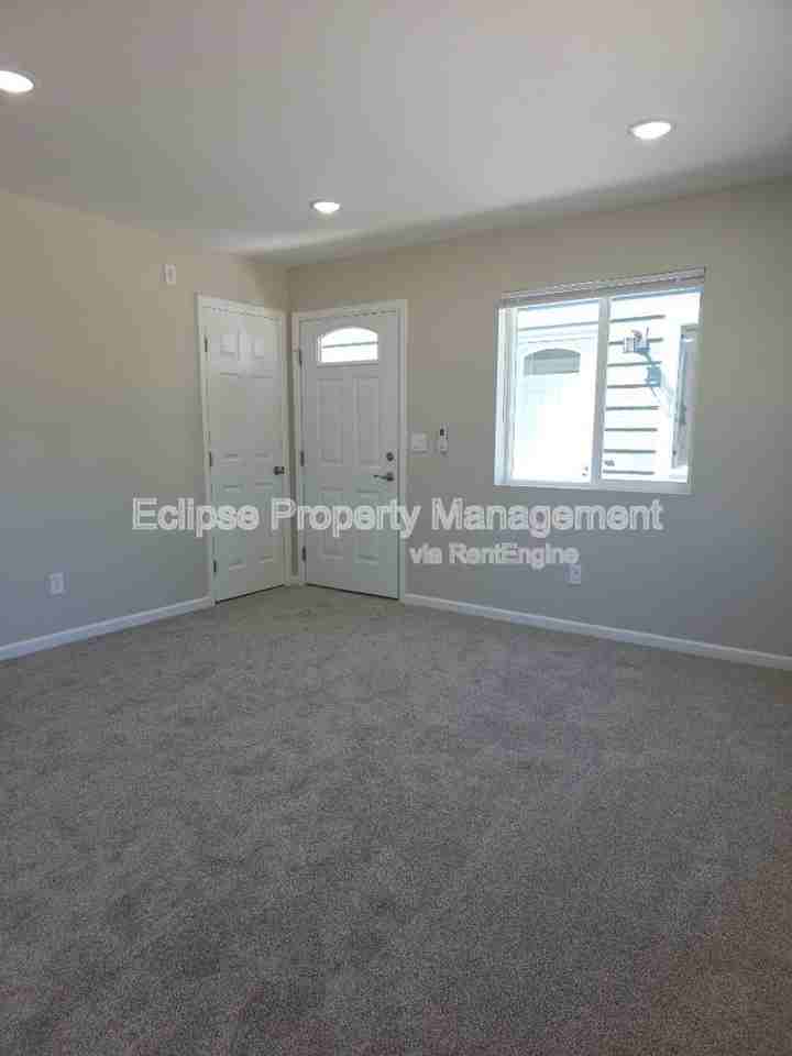 2839 Elm Ave #E - Photo 6 of 19