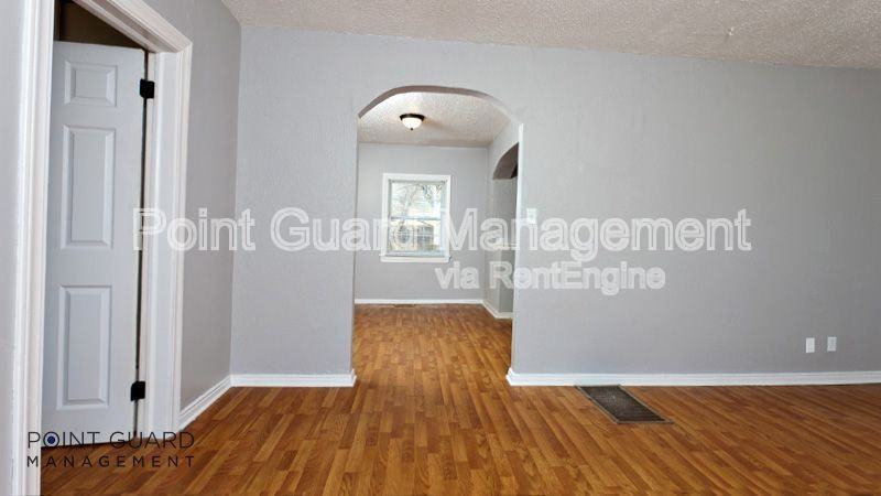 357 S All Hallows Ave - Photo 4 of 17