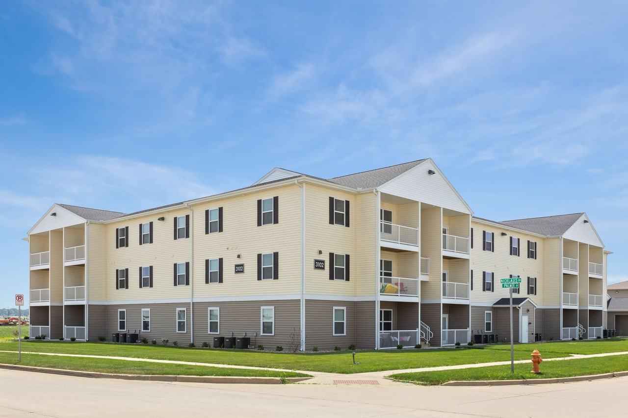 The Legends Apartments & Homes - Photo 3 of 50