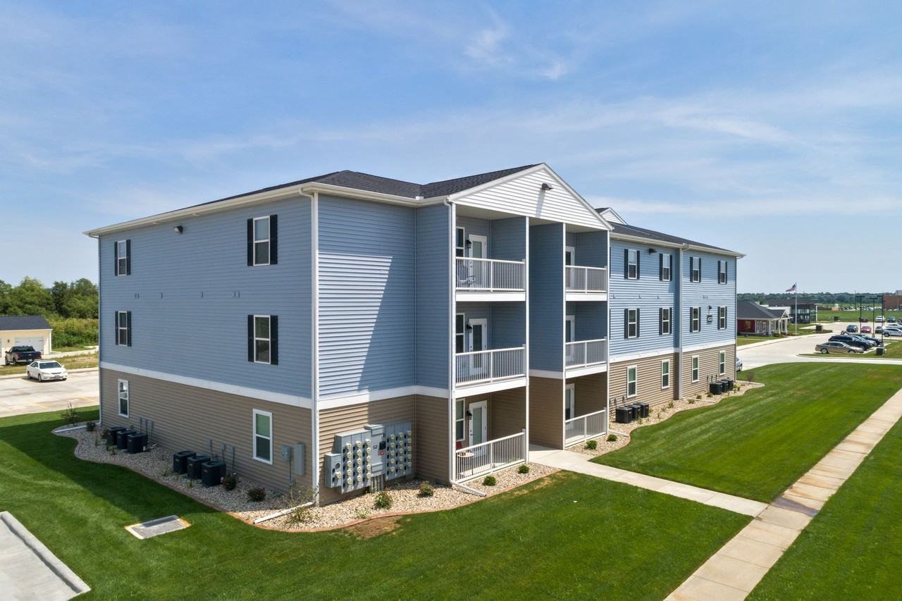 The Legends Apartments & Homes - Photo 4 of 50