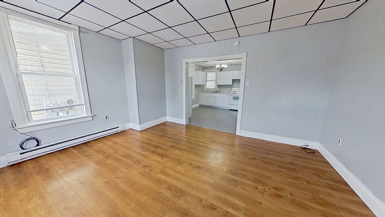 216 N Franklin St - Photo 2 of 10