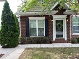 featured image of 1313 E Hudgens St