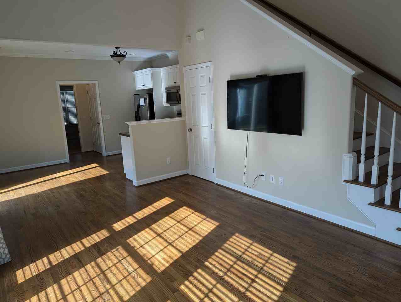 1313 E Hudgens St - Photo 3 of 12